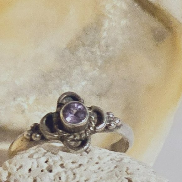 Amethyst Mini Flower Ring - Picture 1 of 6